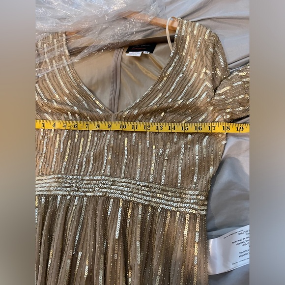 Mac Duggal Long Sleeve V-Neck Gold Gown - Picture 13 of 16